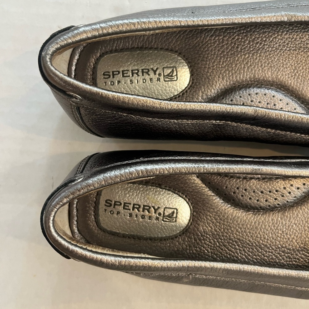 Sperry Topsider Metallic boat shoes flats silver with tassel EUC size 7 - Picture 2 of 10